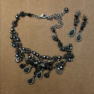 Elegant Black and Silver Jewelry Set